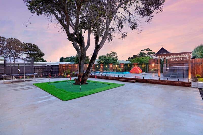 MAX Entertain Beachside Retreat - Amazing Backyard - Backyard and Pool