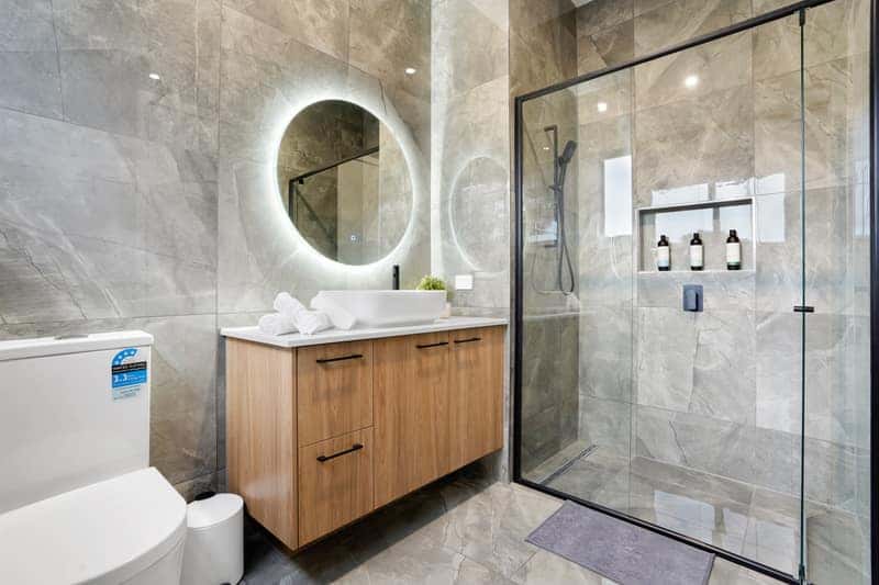 MAX Entertain Beachside Retreat - Amazing Backyard - Bedroom 4 + Ensuite 4