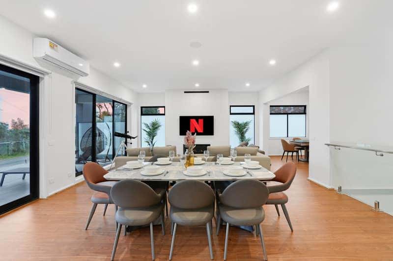 MAX Entertain Beachside Retreat - Amazing Backyard - Living and Dining