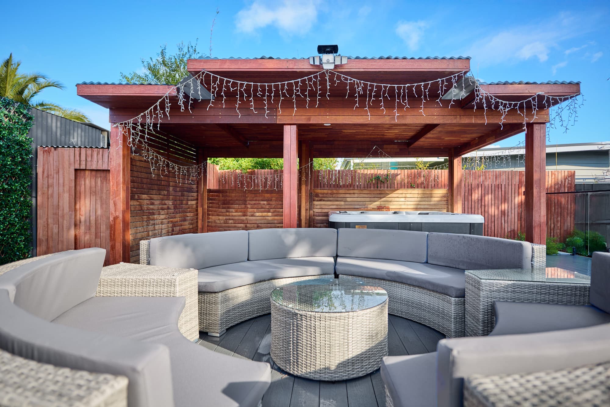 Outdoor spa relaxation on the Mornington Peninsula