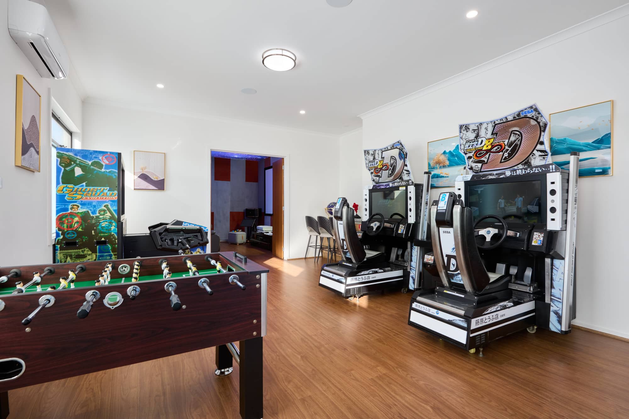 MAX Entertain Beachside Retreat - Amazing Backyard - Games and Theatre