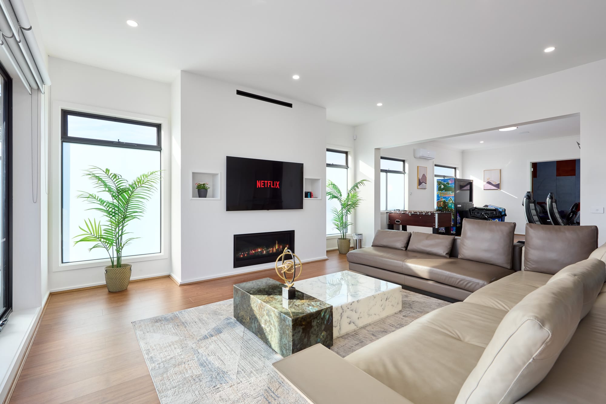 MAX Entertain Beachside Retreat - Amazing Backyard - Living and Dining